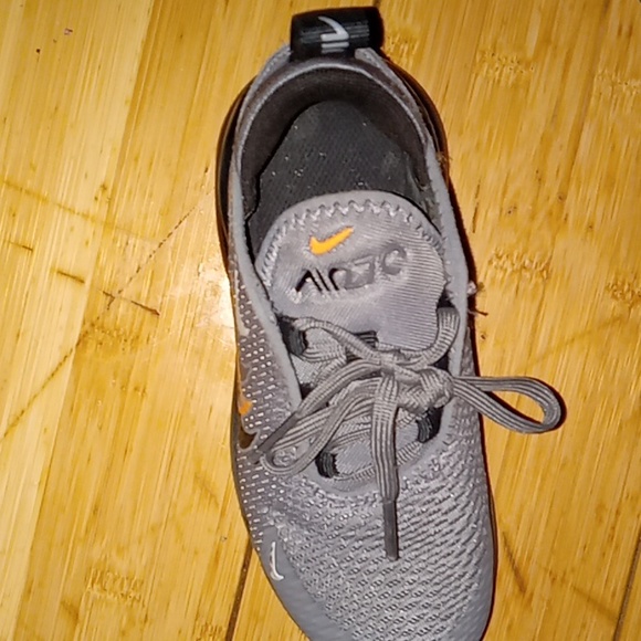 😍😍Nike 270 little kids size 11😍😍 - Picture 6 of 8